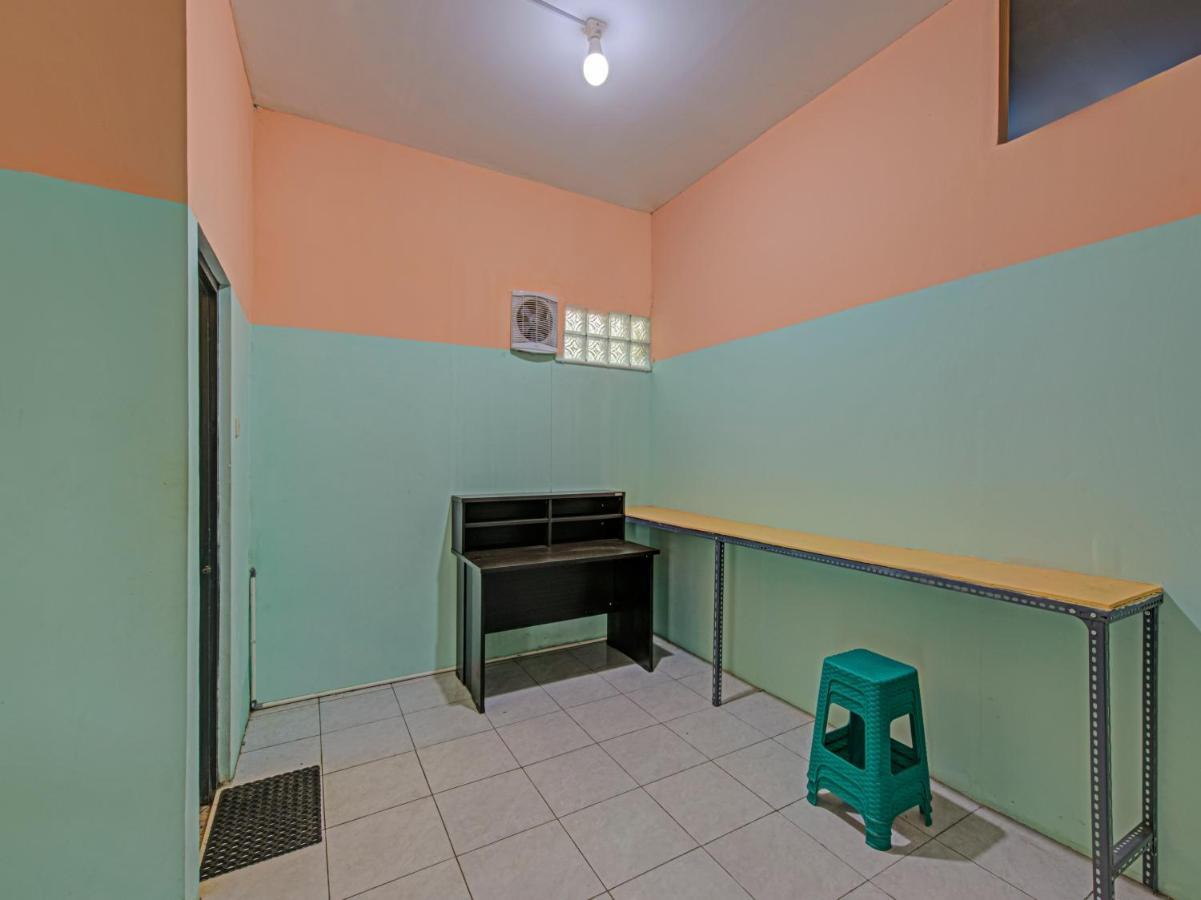 Oyo 3841 Wisma 25 Cilacap Dış mekan fotoğraf