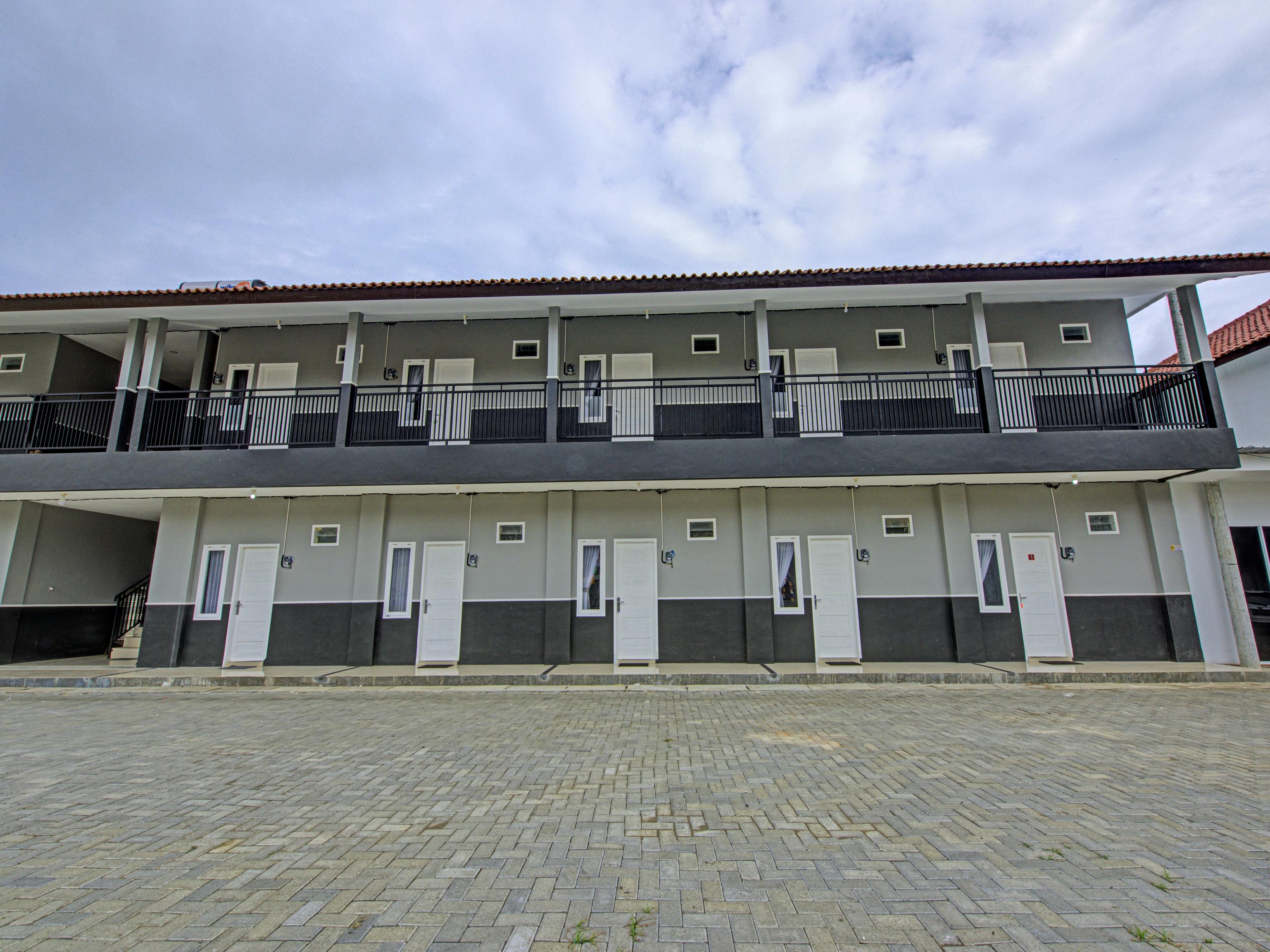 Oyo 3841 Wisma 25 Cilacap Dış mekan fotoğraf